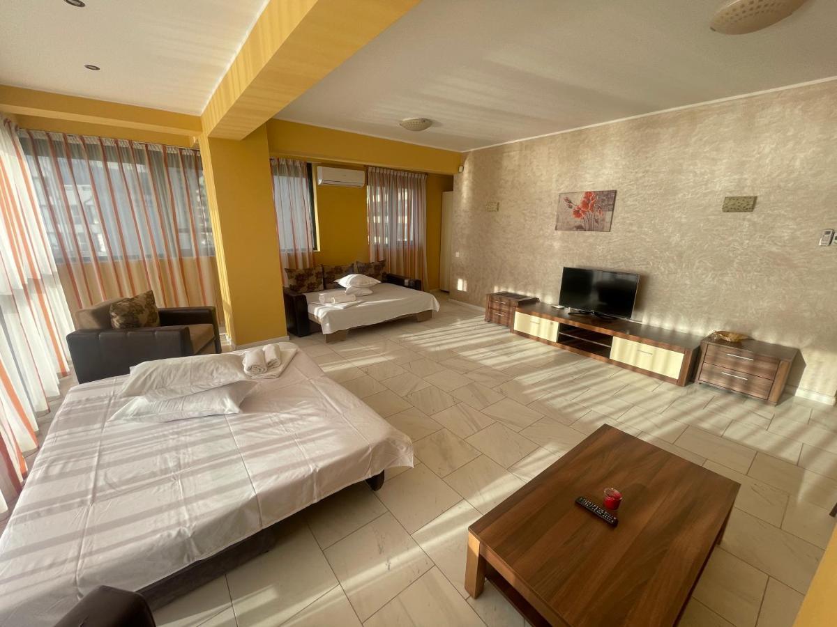 Sophia Lake View Suite Mamaia Exterior foto