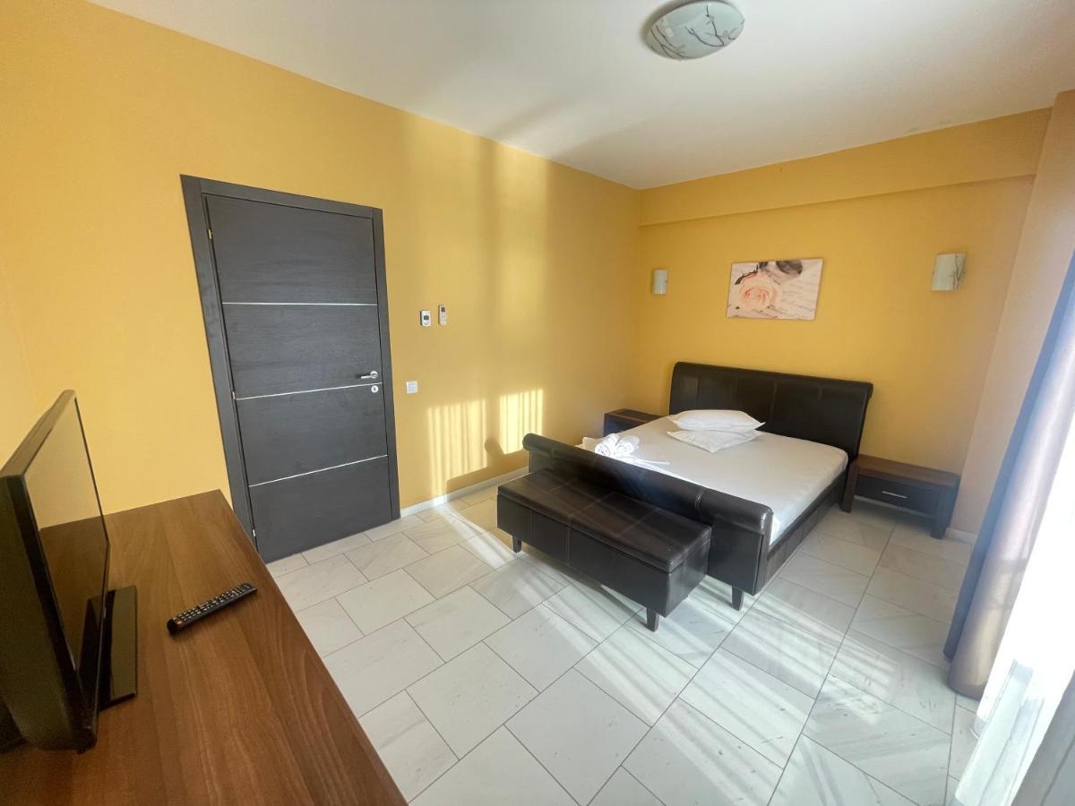 Sophia Lake View Suite Mamaia Exterior foto