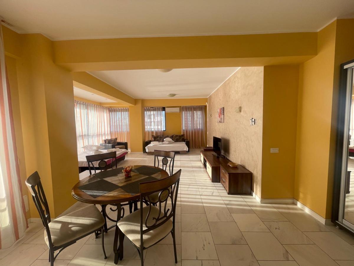 Sophia Lake View Suite Mamaia Exterior foto