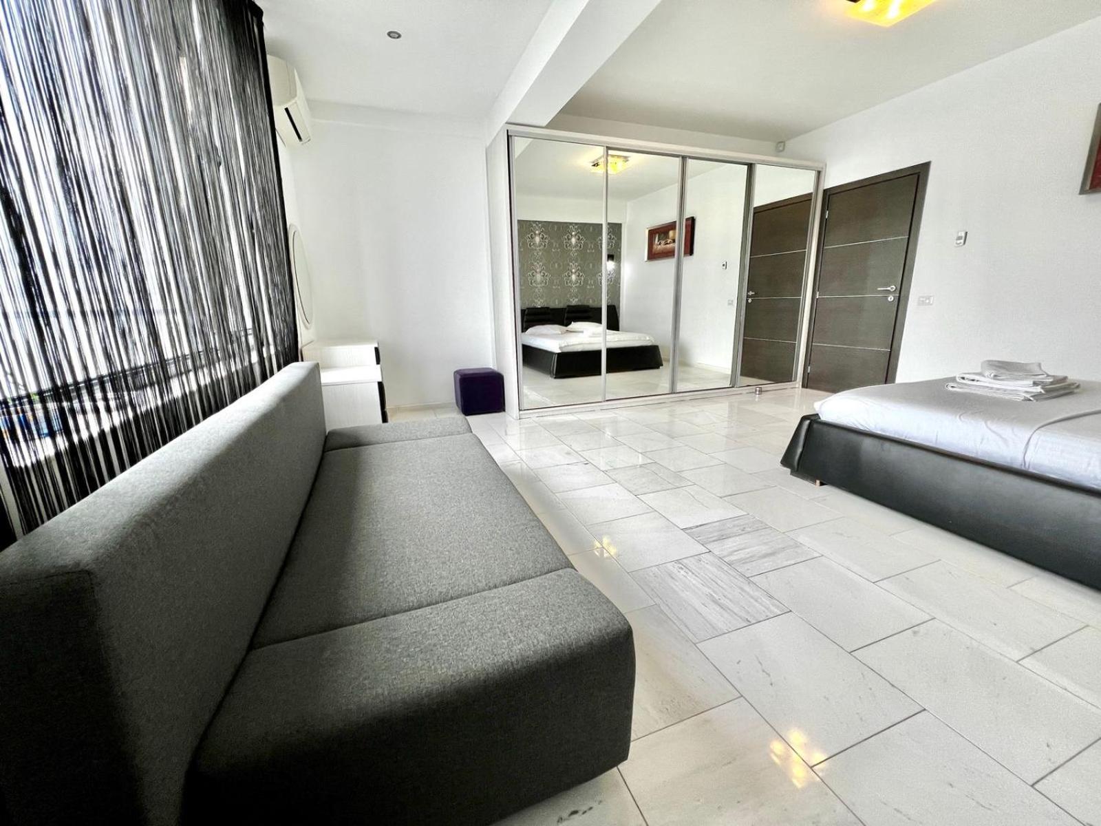 Sophia Lake View Suite Mamaia Exterior foto