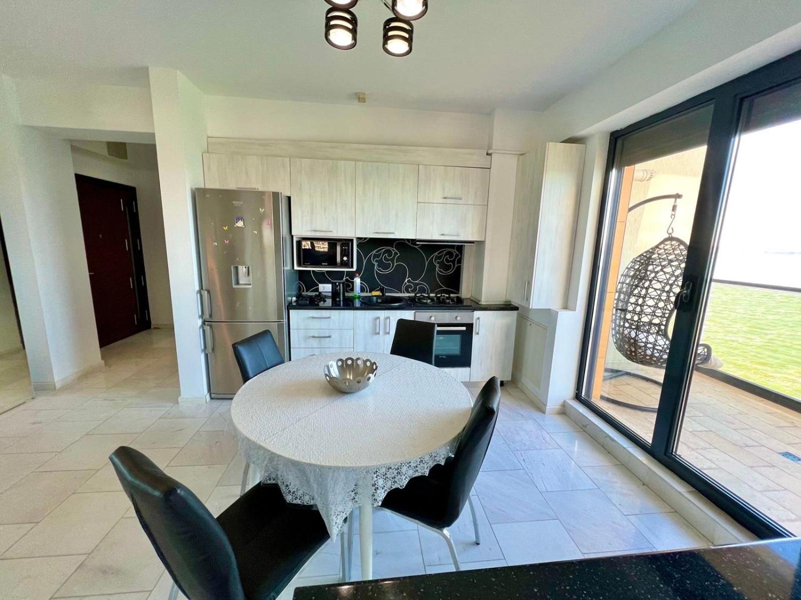 Sophia Lake View Suite Mamaia Exterior foto